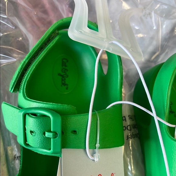 Cat & Jack Kids Green Sandals - Picture 2 of 4